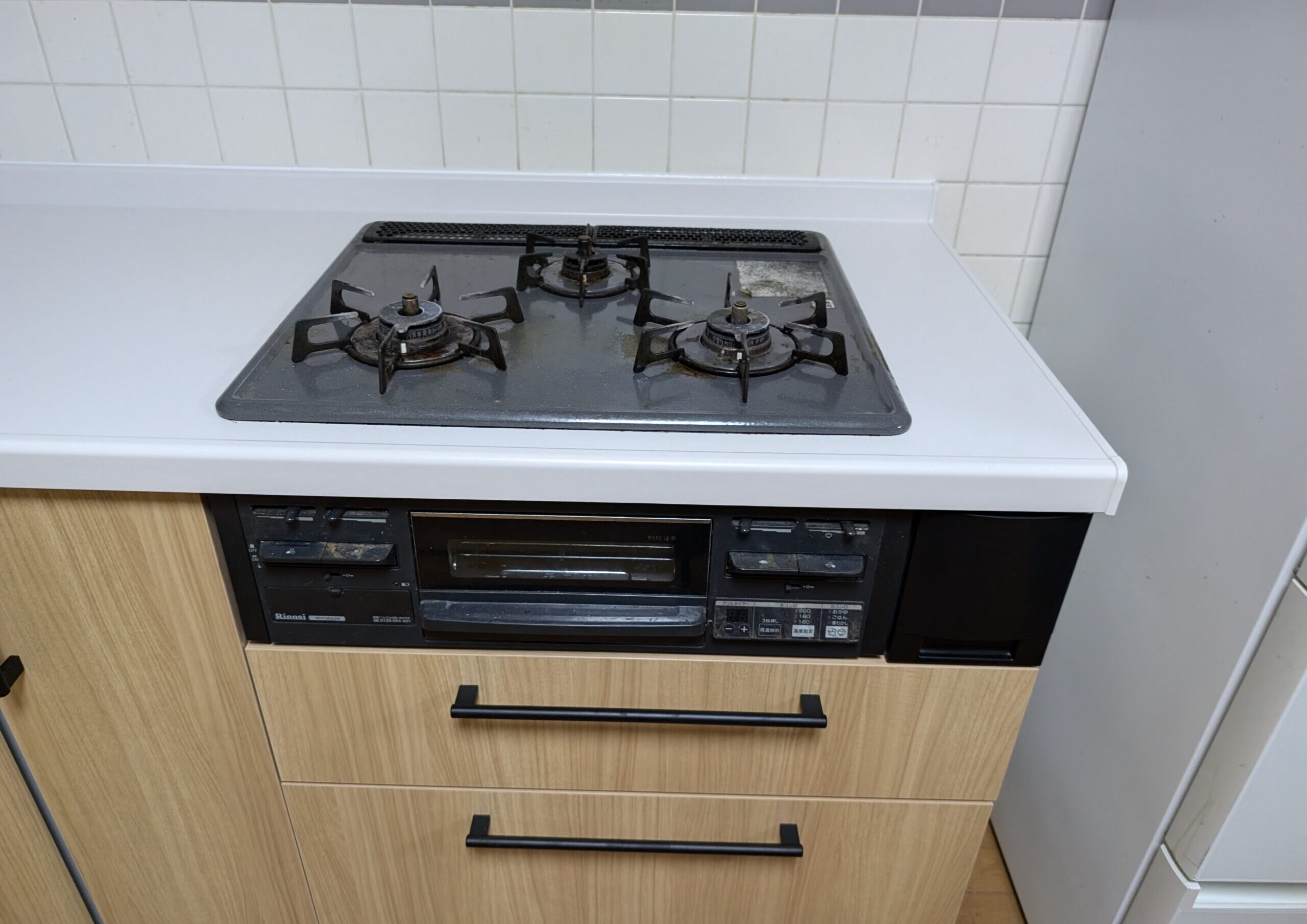 コンロの使いやすさはそのままに収納や機能は大きく向上。